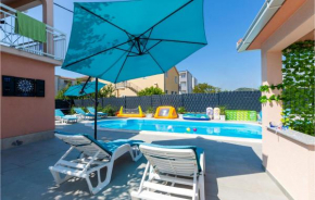  Apartment Raduniceva V  Каштел Камбеловац